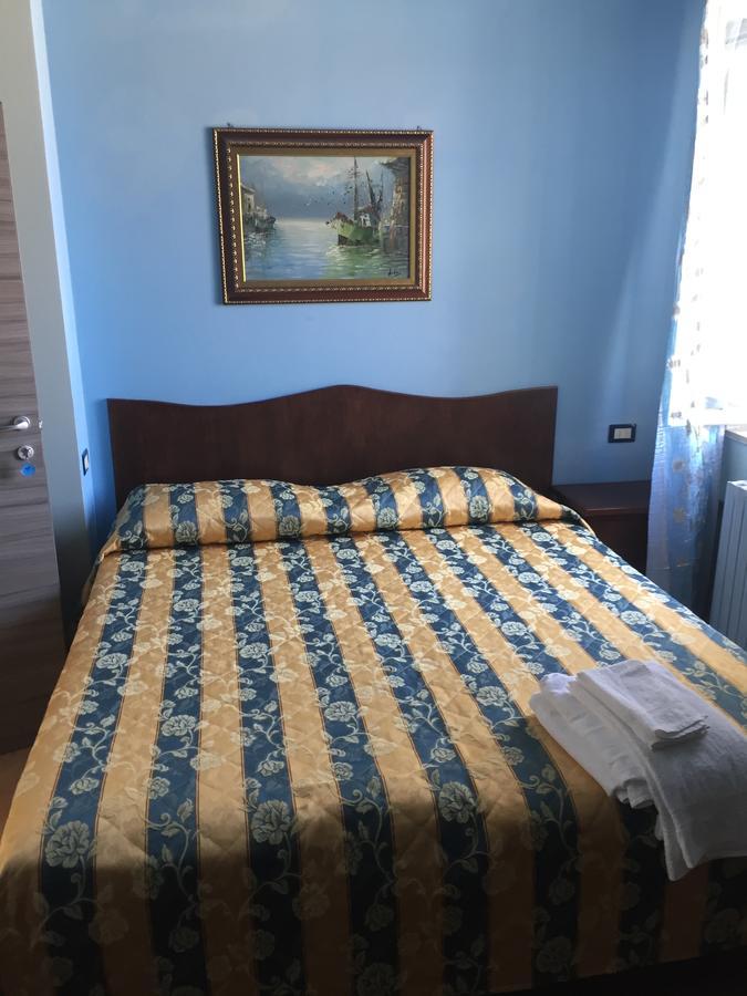 Hotel Il Castello パオラ エクステリア 写真