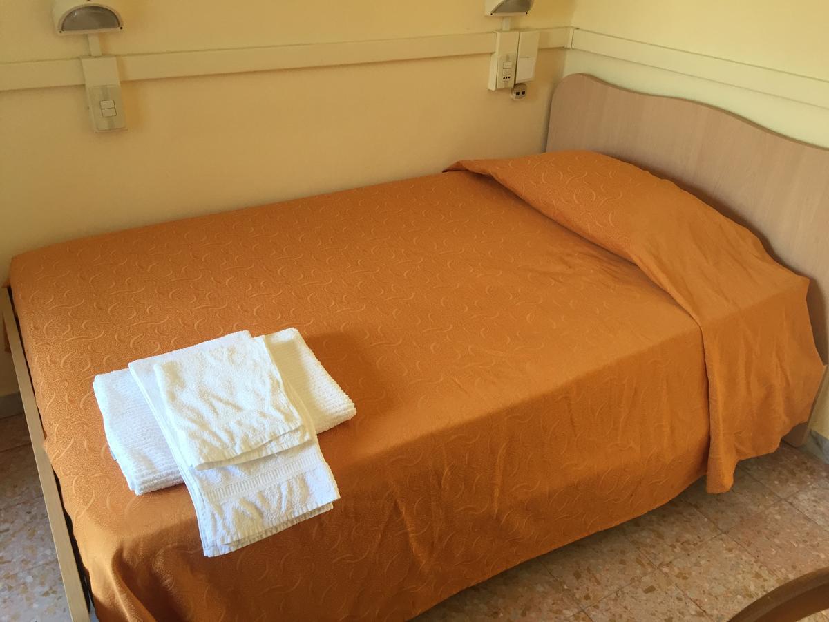Hotel Il Castello パオラ エクステリア 写真